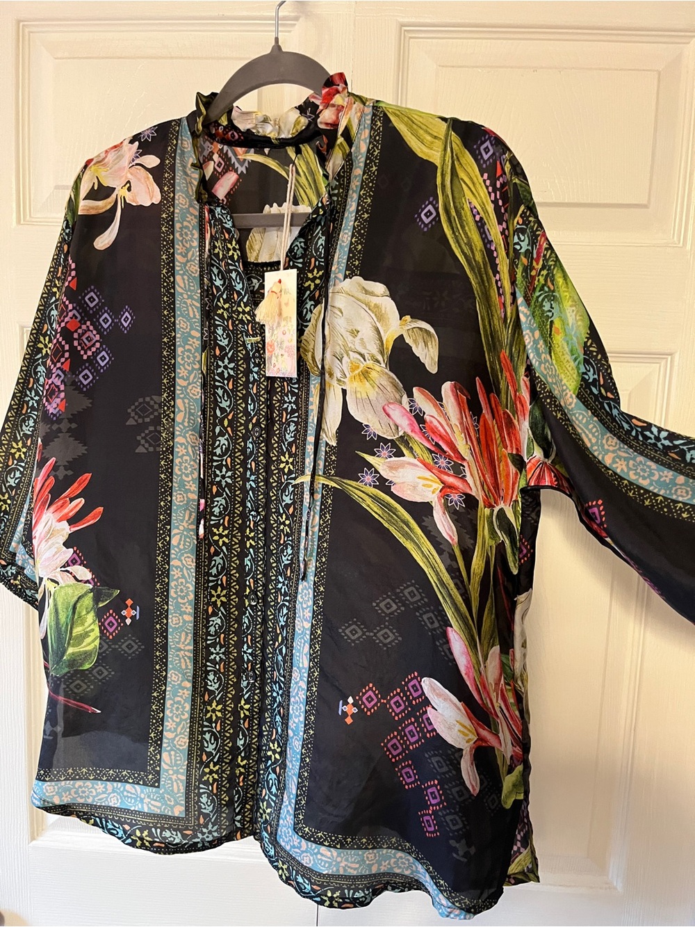 NWT. Johnny Was Elda Black Floral 100% Silk Button-Down Blouse in Iris Whisper M - Picture 2 of 10